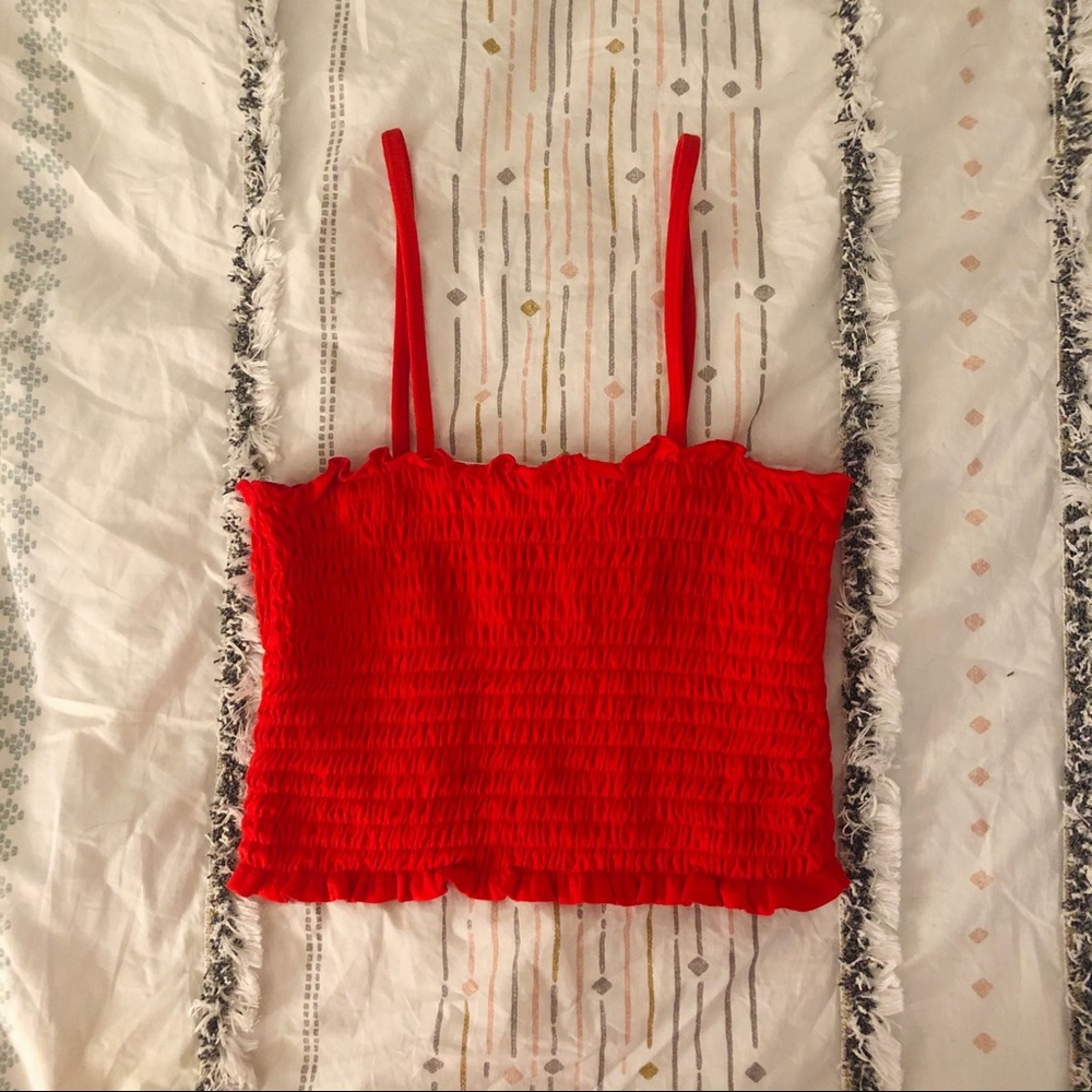 RED RUFFLE CROPPED TANK